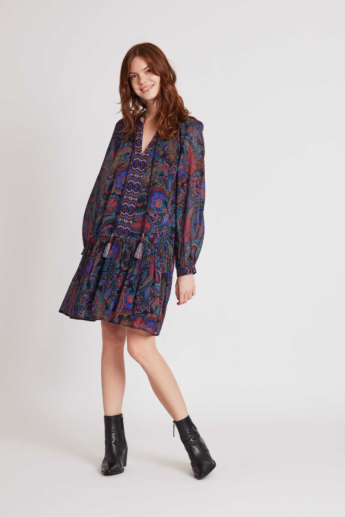 Short loose printed dress with SCIENCES embroidery